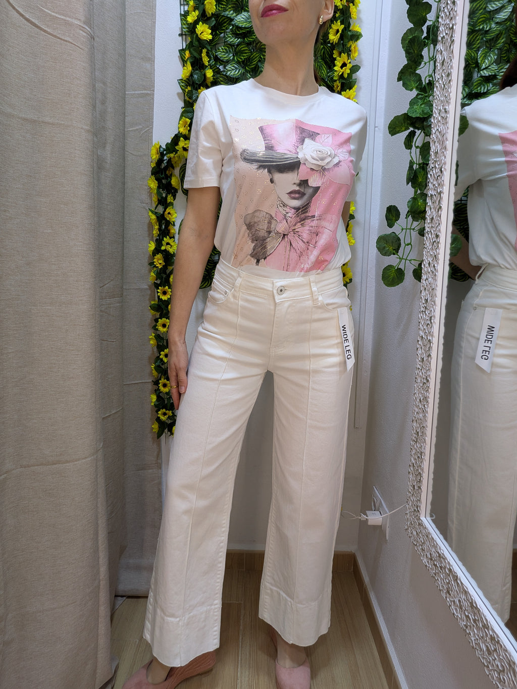 La modelo es talla S-36 
Altura 1 70cm 