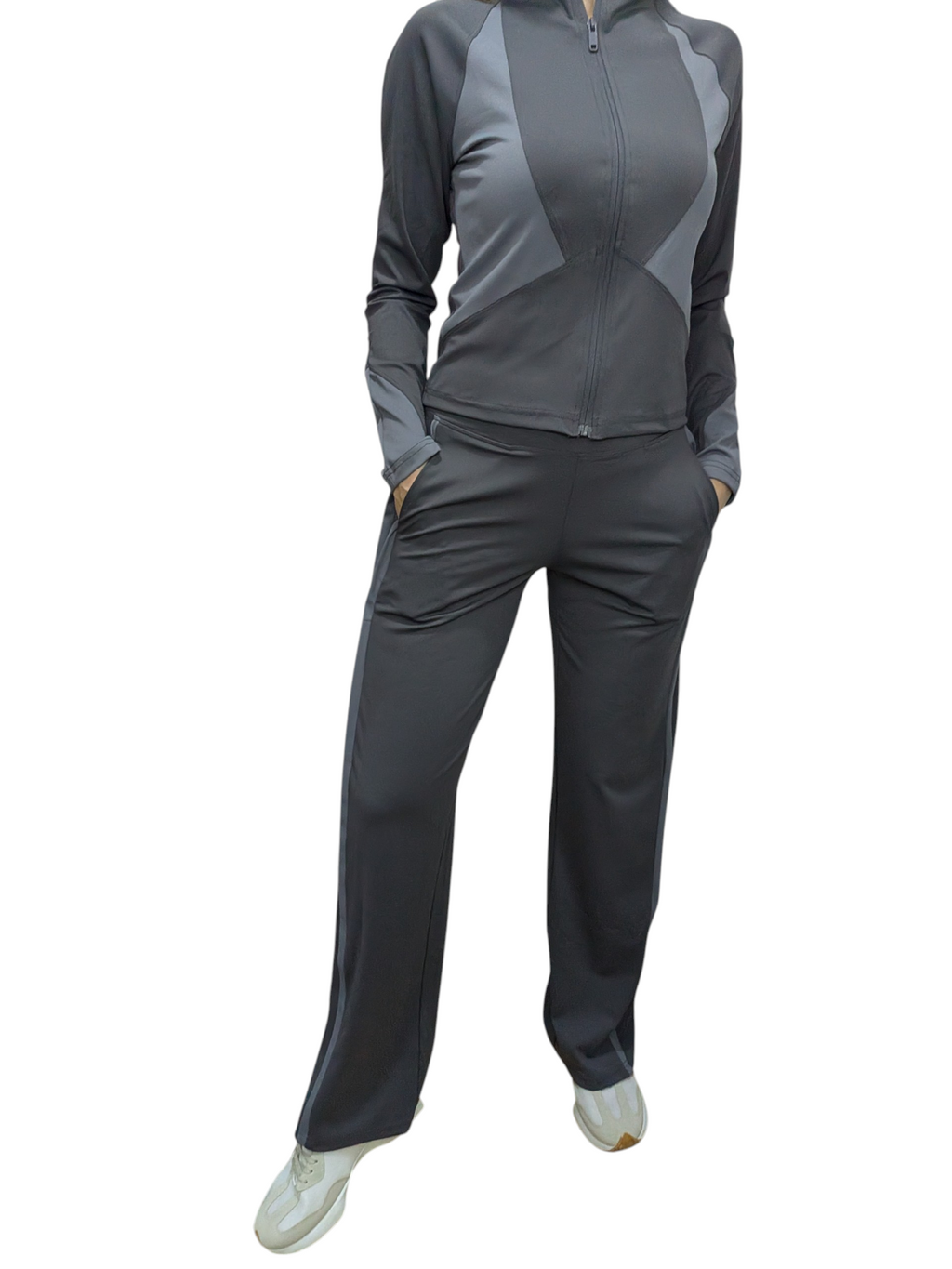 La modelo es talla S-36 
Altura 1 70cm 