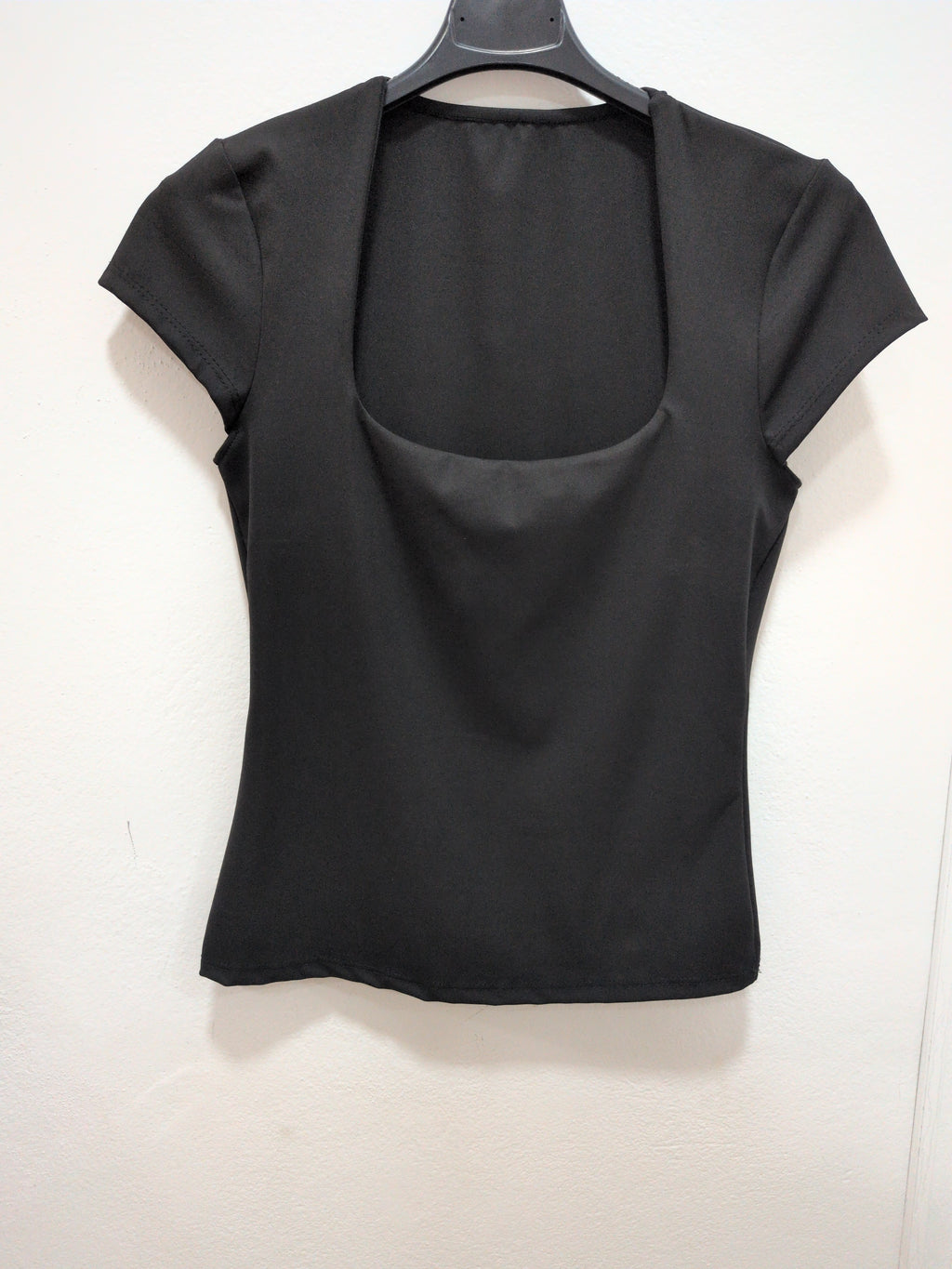Camiseta cuello cuadrado