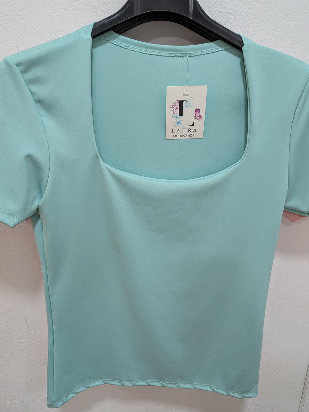 Camiseta cuello cuadrado
