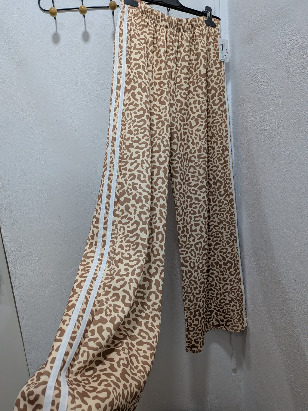 Pantalón Adidos leopardo