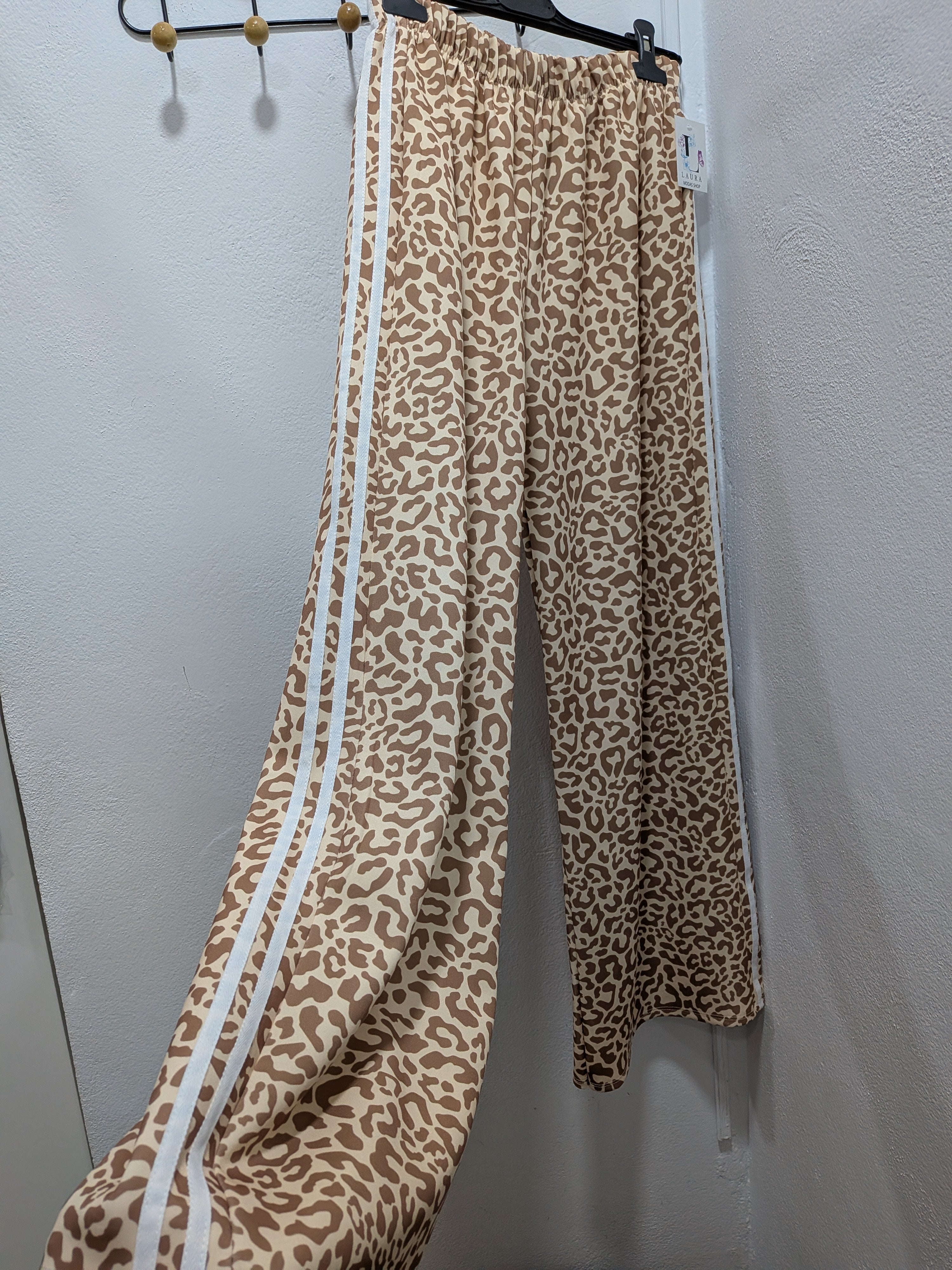 Pantalón Adidos leopardo