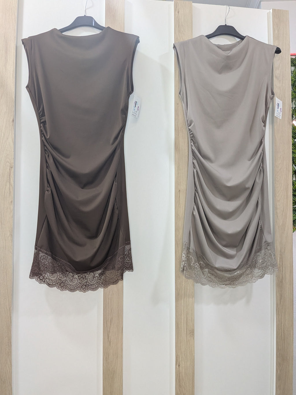 Vestido corto encaje