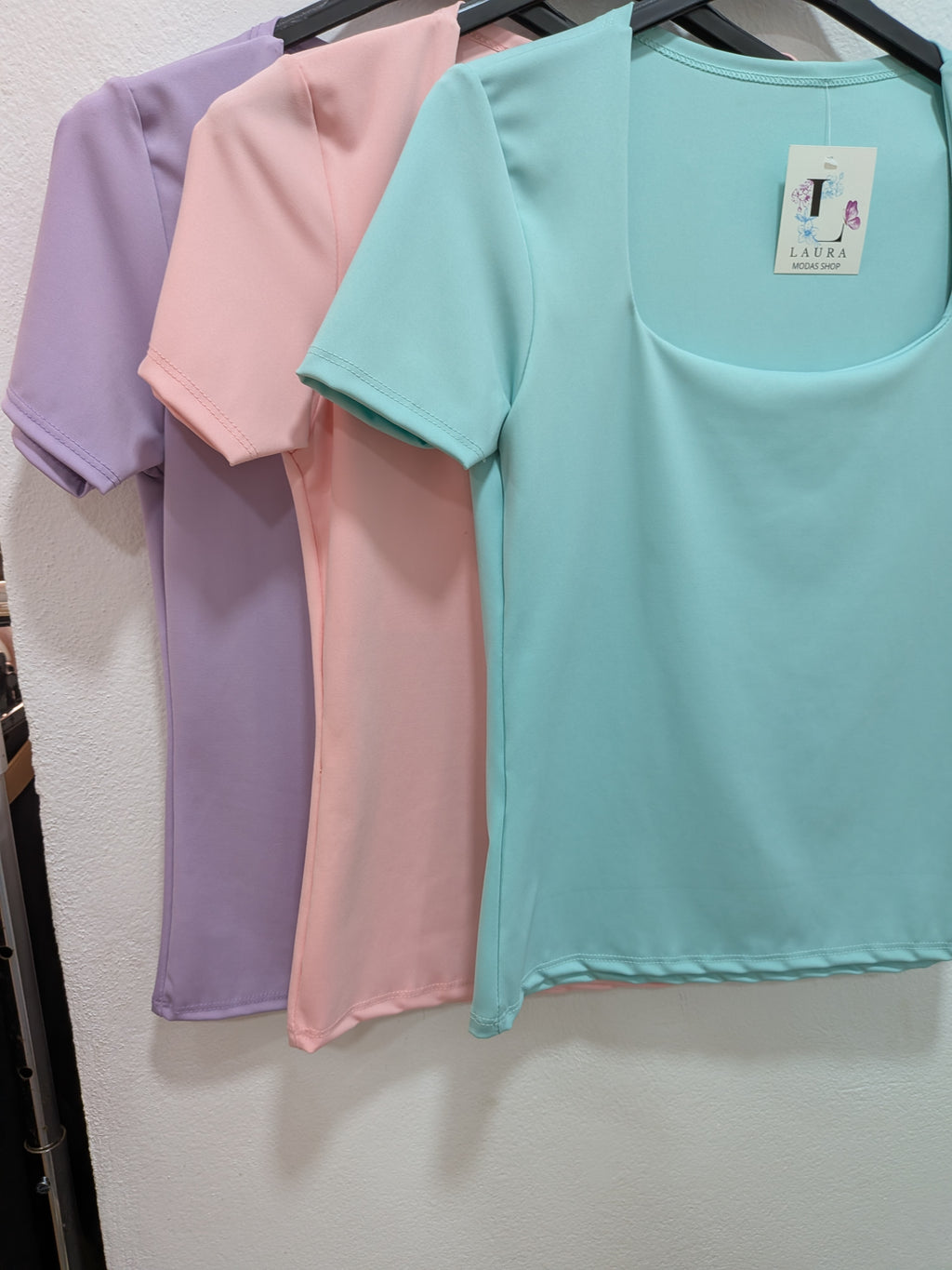 Camiseta cuello cuadrado
